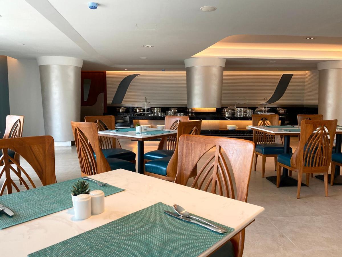 The Oceanic Sportel Phuket - Sha Extra Plus 外观 照片 The restaurant at the hotel