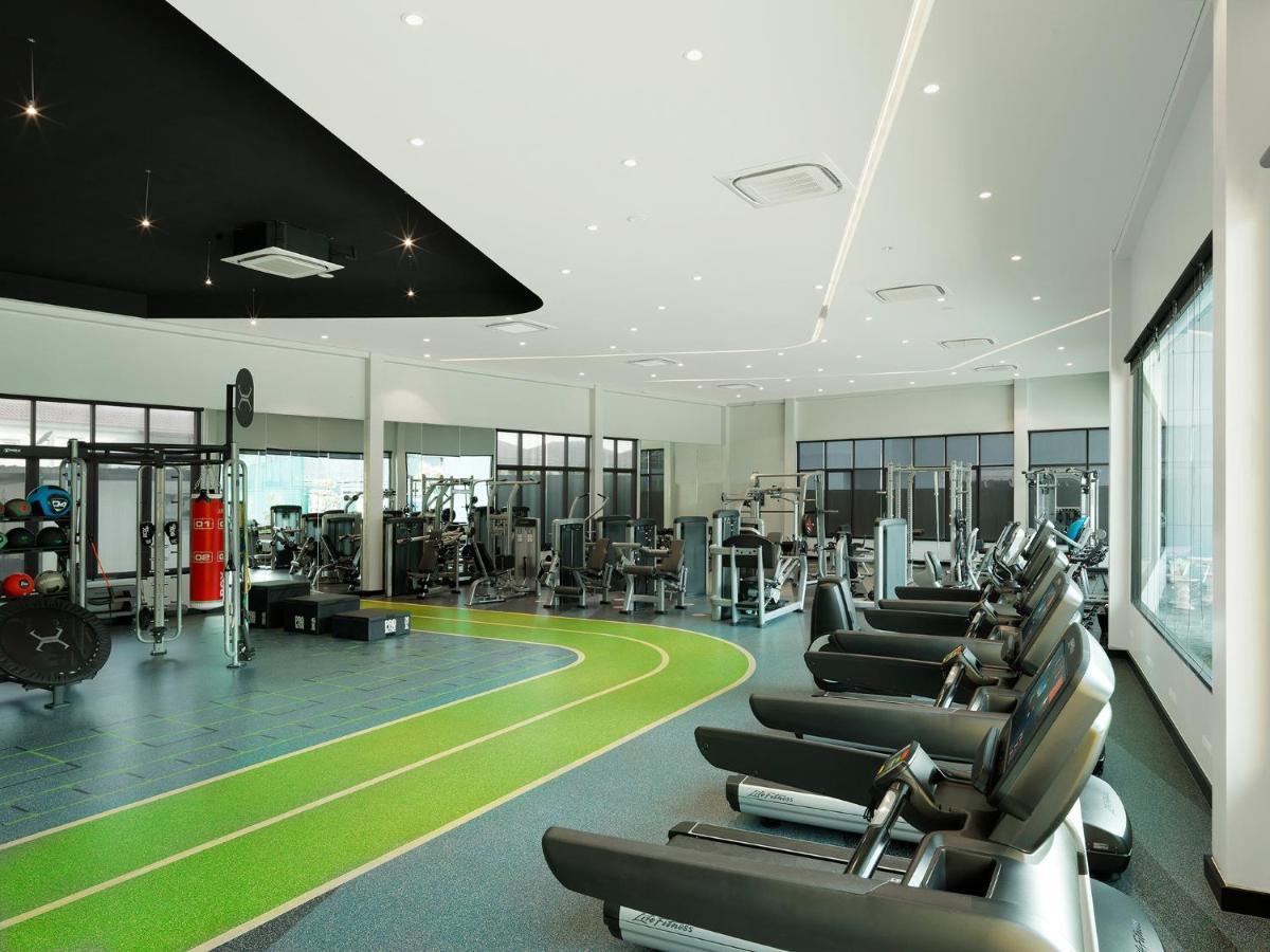 The Oceanic Sportel Phuket - Sha Extra Plus 外观 照片 The gym at the new school