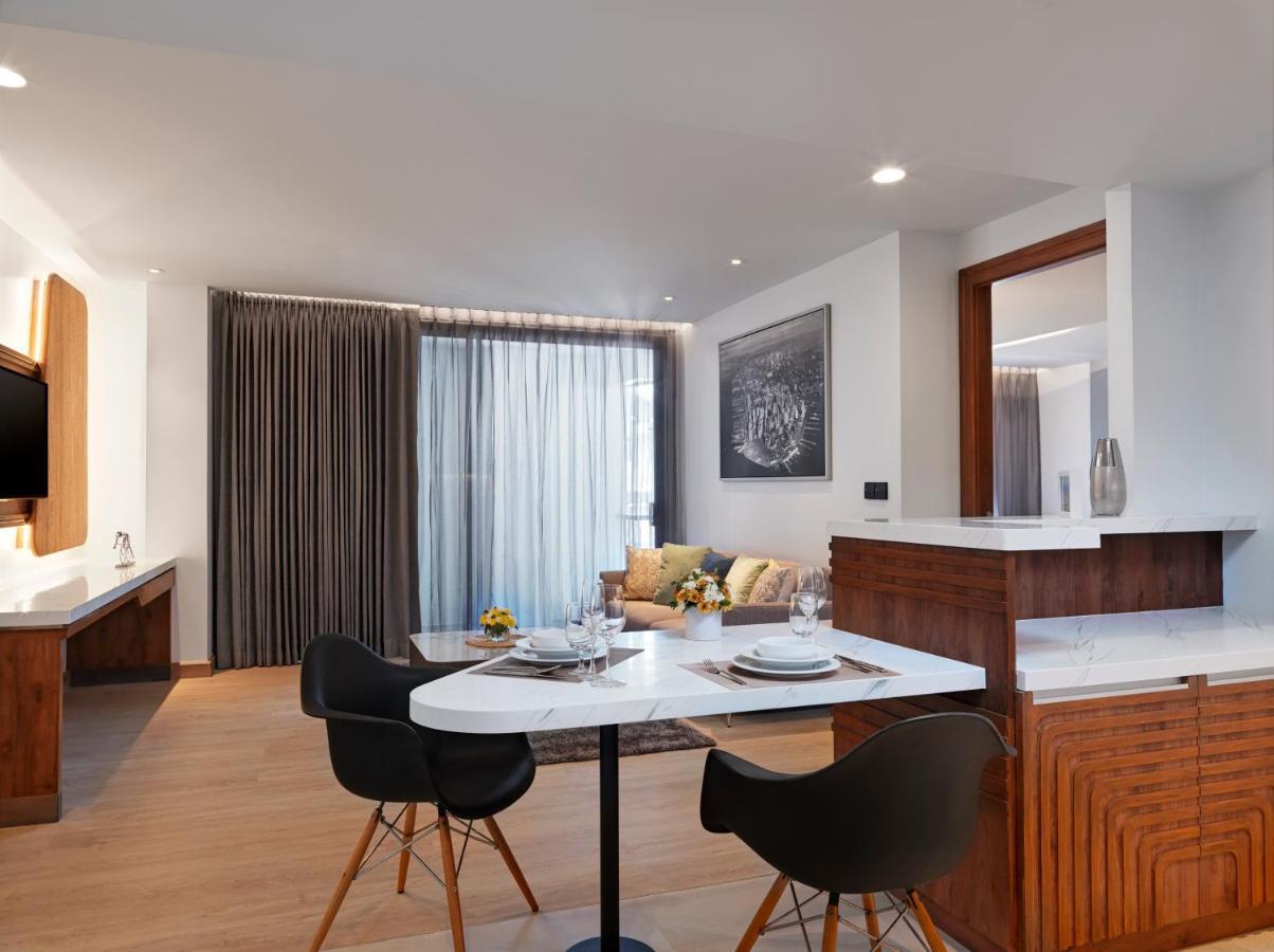 The Oceanic Sportel Phuket - Sha Extra Plus 外观 照片 A typical apartment interior