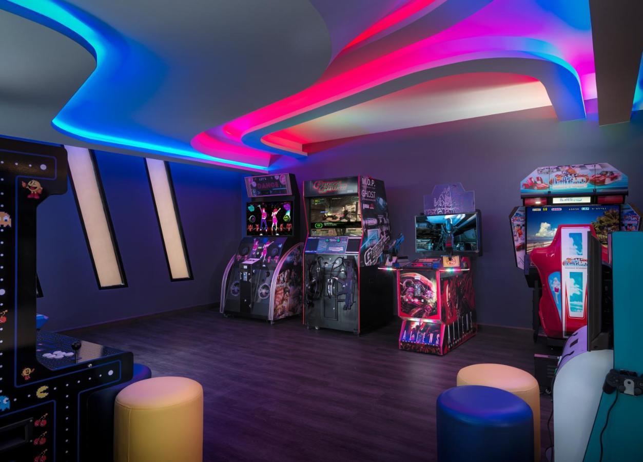 The Oceanic Sportel Phuket - Sha Extra Plus 外观 照片 The arcade