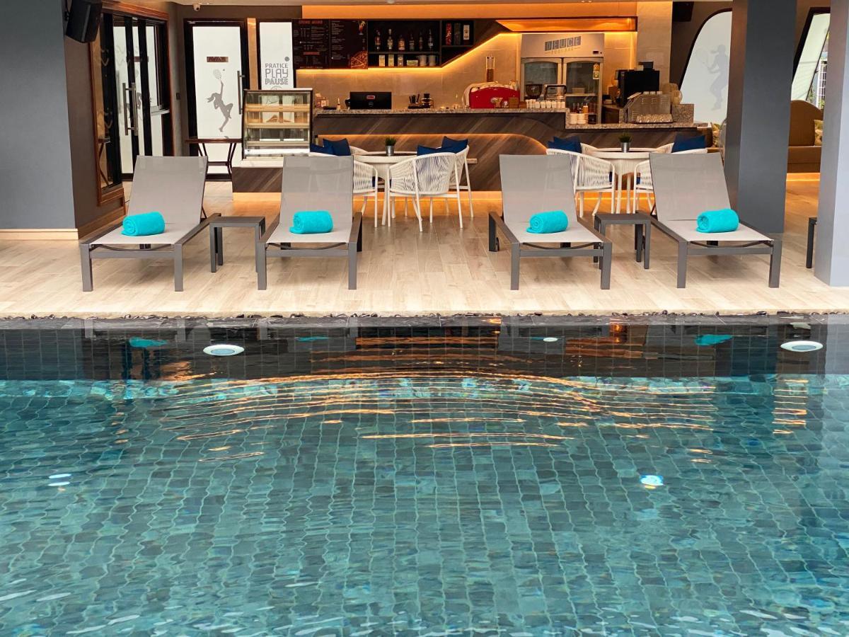 The Oceanic Sportel Phuket - Sha Extra Plus 外观 照片 The pool at the hotel